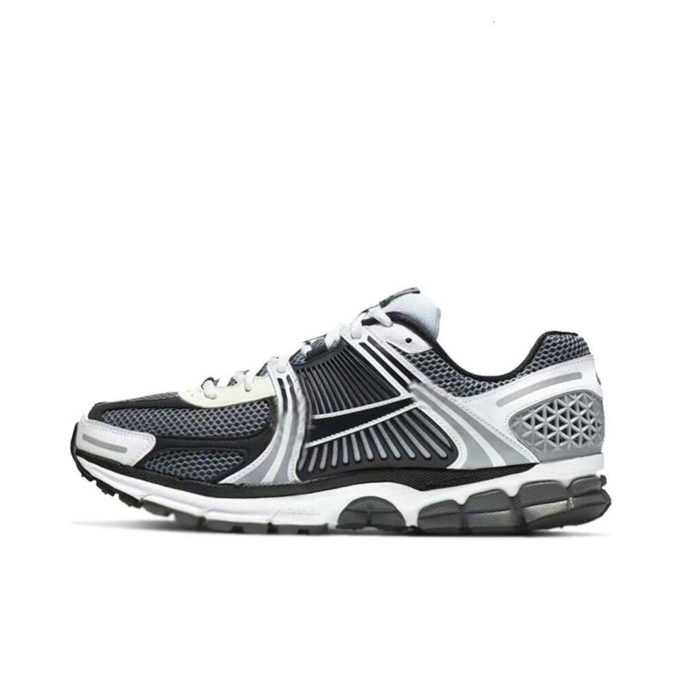 Men Women Vomero 5 Running Shoes Designer Sneakers Supersonic Dark Grey Photon Dust Metallic Sier 520 Pack Pink Foam Hot Punch Flat Platform Sports Trainers 36-45